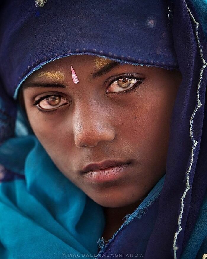 Portrait of Suman, beautiful girl from Kalbelia caste, taken at the annual Pushkar Fair