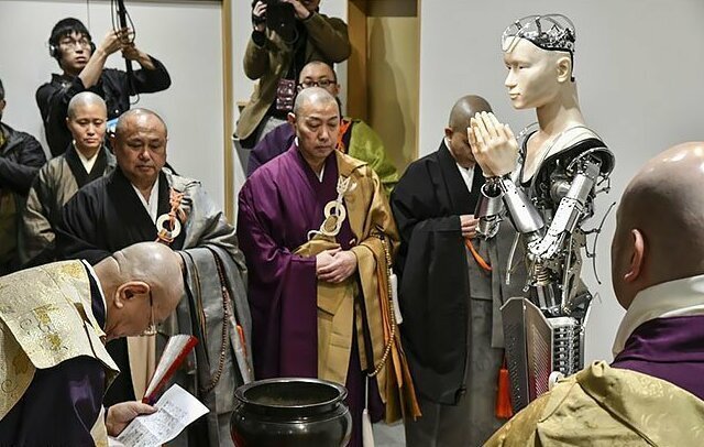 Buddhist Robot Is Now Delivering Religious Teachings At A 400-Year-Old Temple In Kyoto