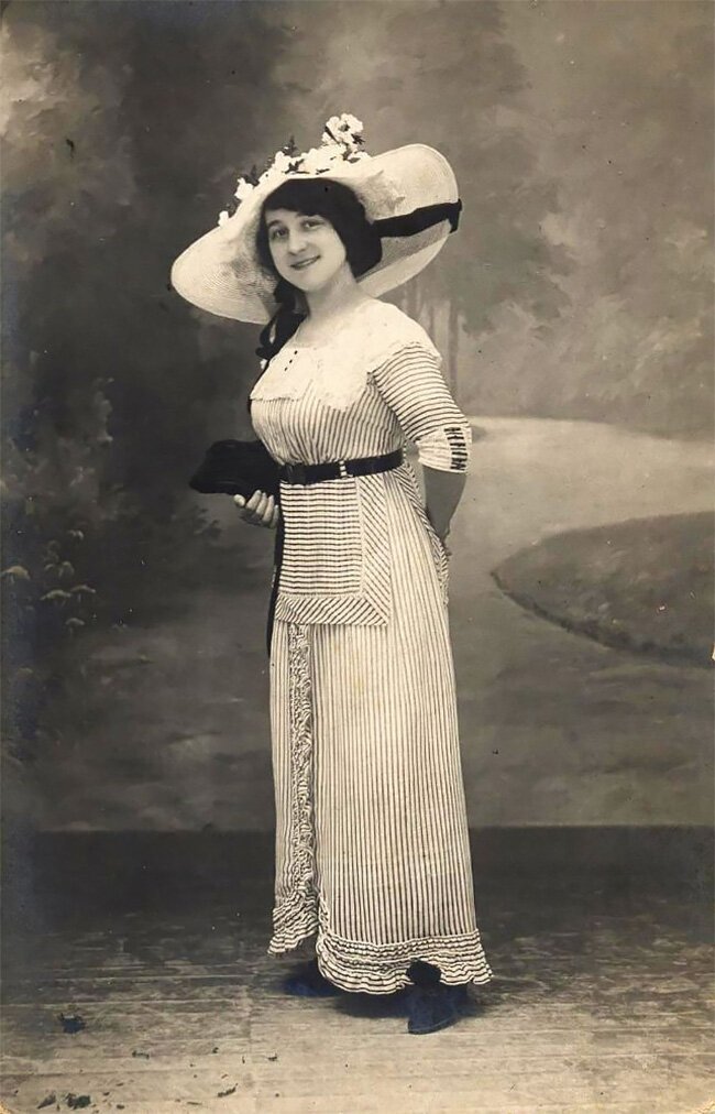 Elegant Photos That Defined Edwardian Fashion Styles Of Young Women