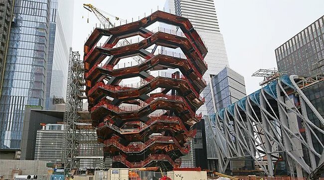 New York’s Touristy New Public Space Is A Giant Endless Staircase