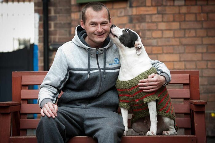 89-Year-Old Woman Has Knitted 450 Blankets For Shelter Dogs