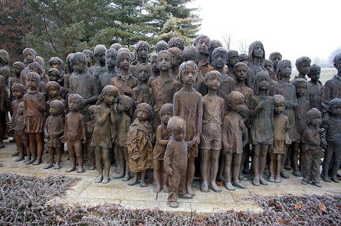 This Heartbreaking Sculpture Depicts The 82 Kids That Were Handed Over To The Nazis