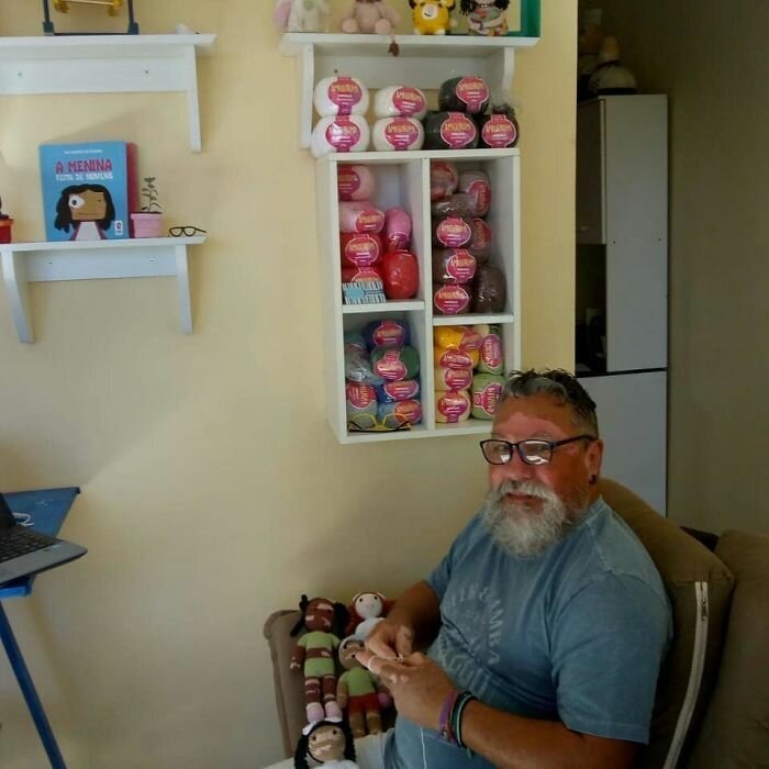 Grandpa With Vitiligo Crochets Dolls To Encourage Kids Who Suffer From This Condition