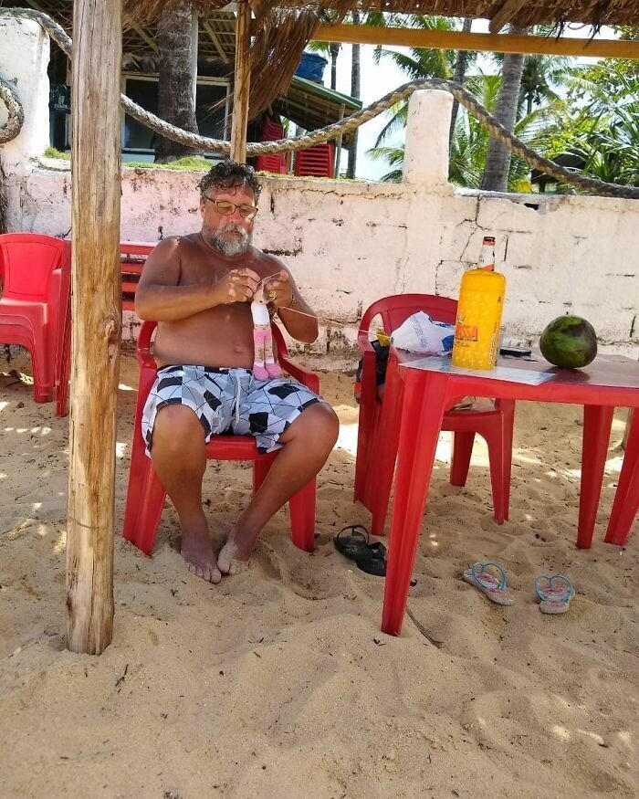 Grandpa With Vitiligo Crochets Dolls To Encourage Kids Who Suffer From This Condition