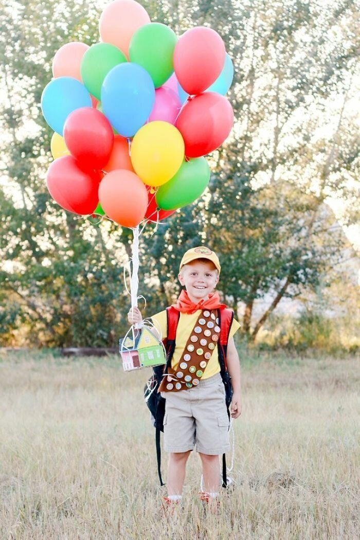 Mom Thought She Won’t Live To See Her Kids Turning 5, Celebrates It With ‘Up’ Themed Photo Shoot