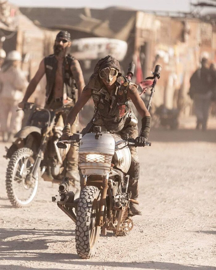 30 Apocalyptic Pics From The ‘Wasteland Weekend’ Where Costumes Are Mandatory