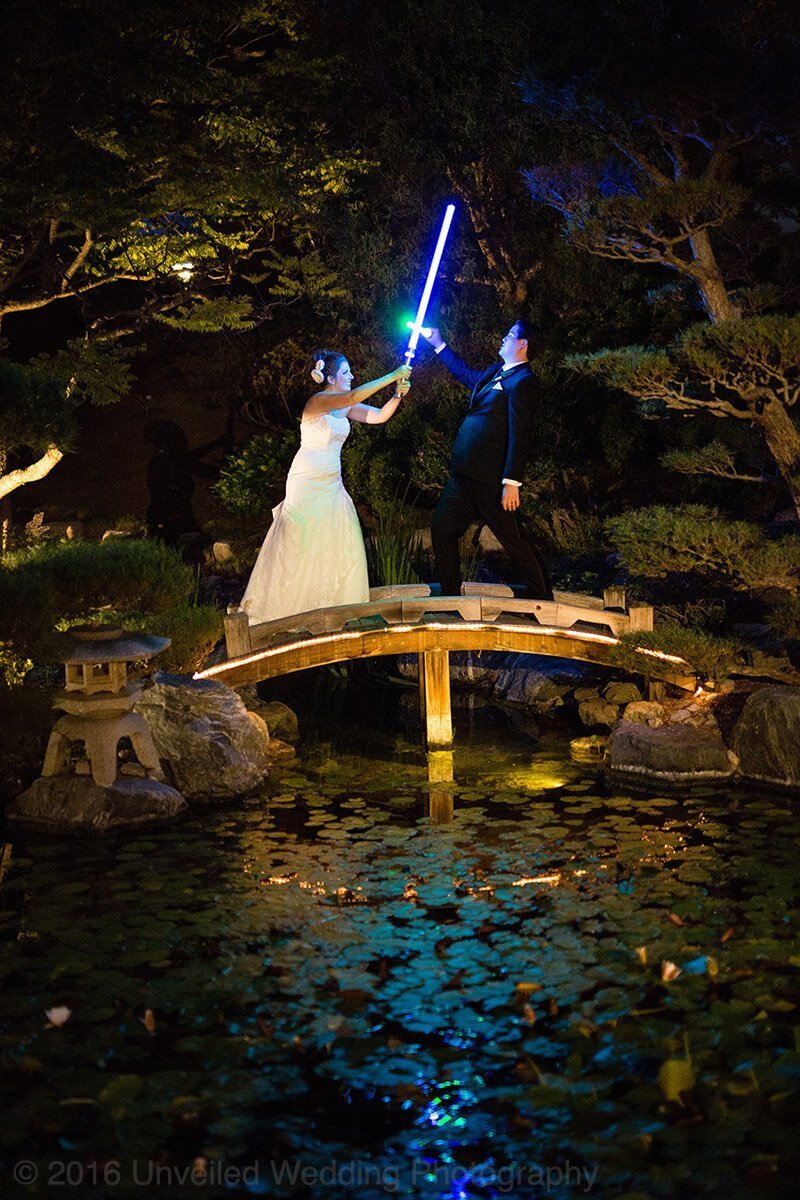 Couple Has Awesome Star Wars-Themed Wedding, And Their Photos Go Viral