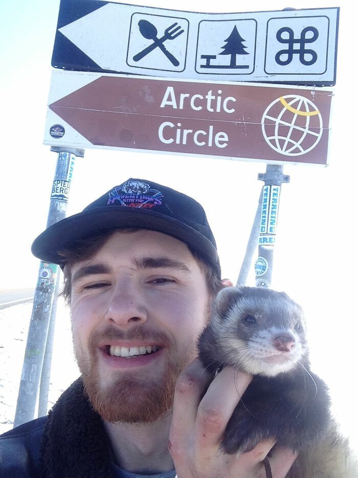 Guy Loses His Best Friend, Mom, Finds Peace By Quitting His Job And Traveling With His Pet Ferret