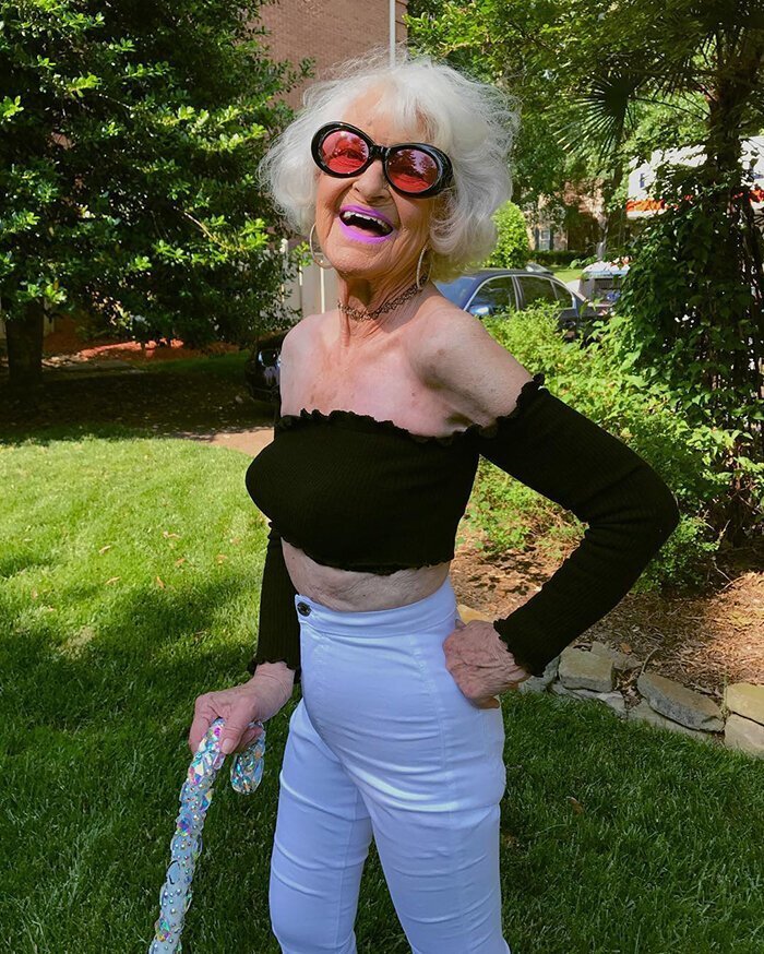 Meet Baddie Winkle, A 92 Y.O. Stylish Grandma Who “Is Stealing Your Man Since 1928”