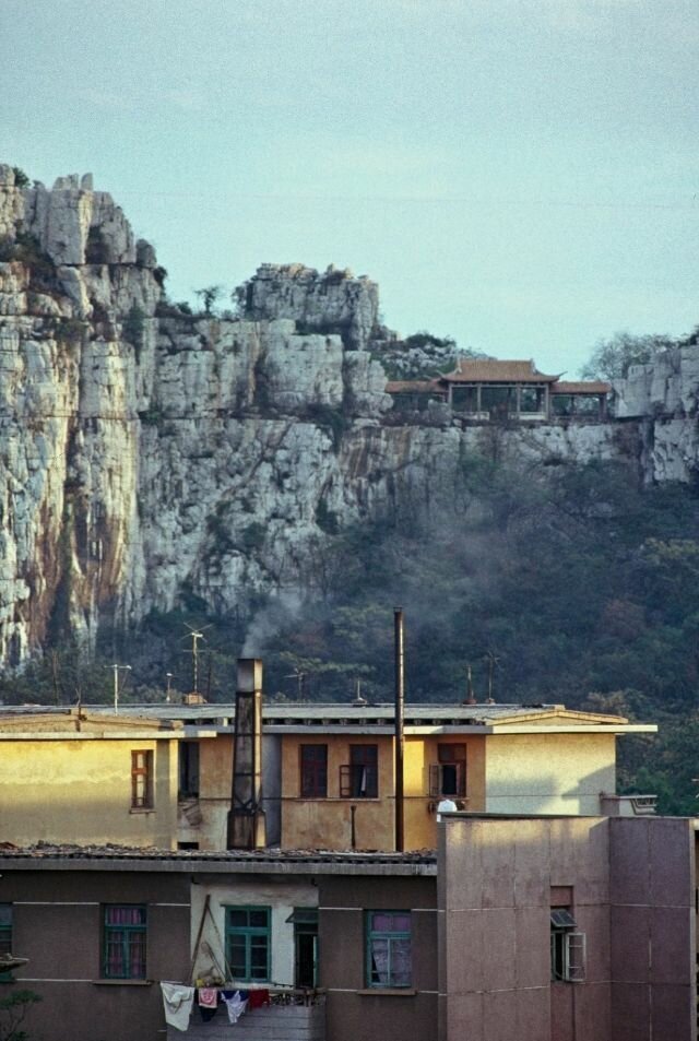 33 Fascinating Pics Capture Street Scenes of Beijing in 1990