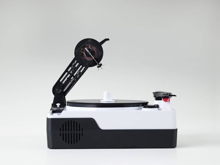 Ever wanted to create your own record? Now you can, thanks to London-based designer Yuri Suzuki’s Easy Record Maker.