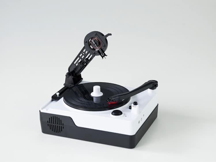 This DIY Vinyl Engraver Lets You Create and Play Your Own Records at Home