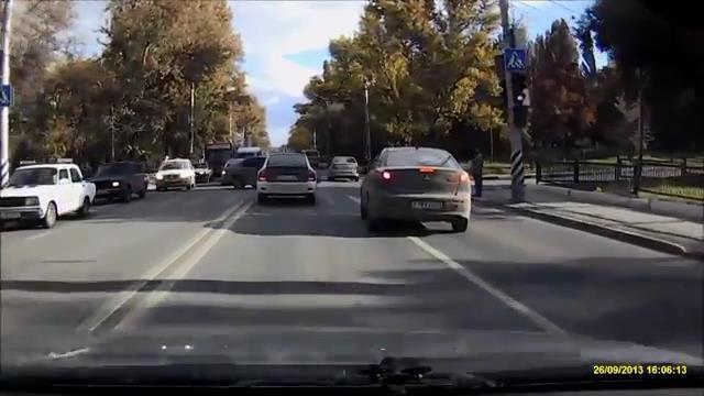 Уступил 