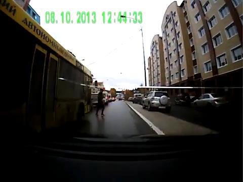 Девочка очень спешила 