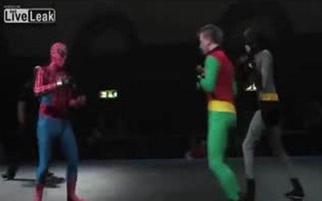 Человек-паук против Бэтмена и Робина 