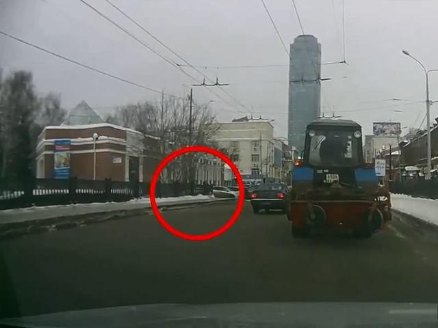 В Екатеринбурге Volvo сбил пешеходов 