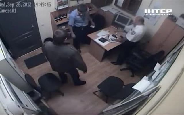 Убийство четверых охранников-вымогателей в супермаркете "Караван" 