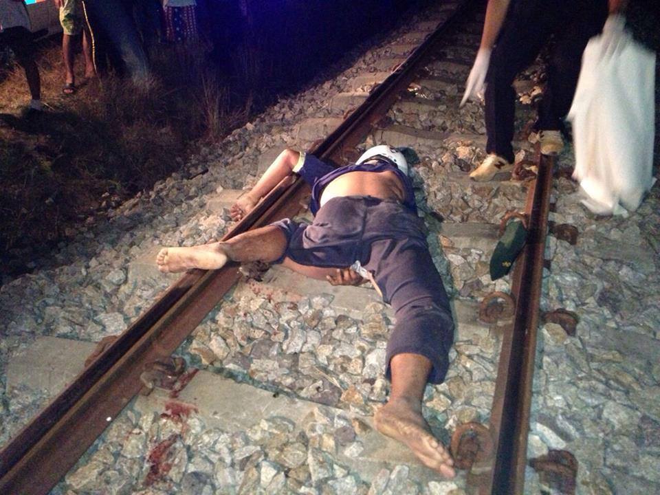 Парень на мопеде погиб при столкновении с поездом