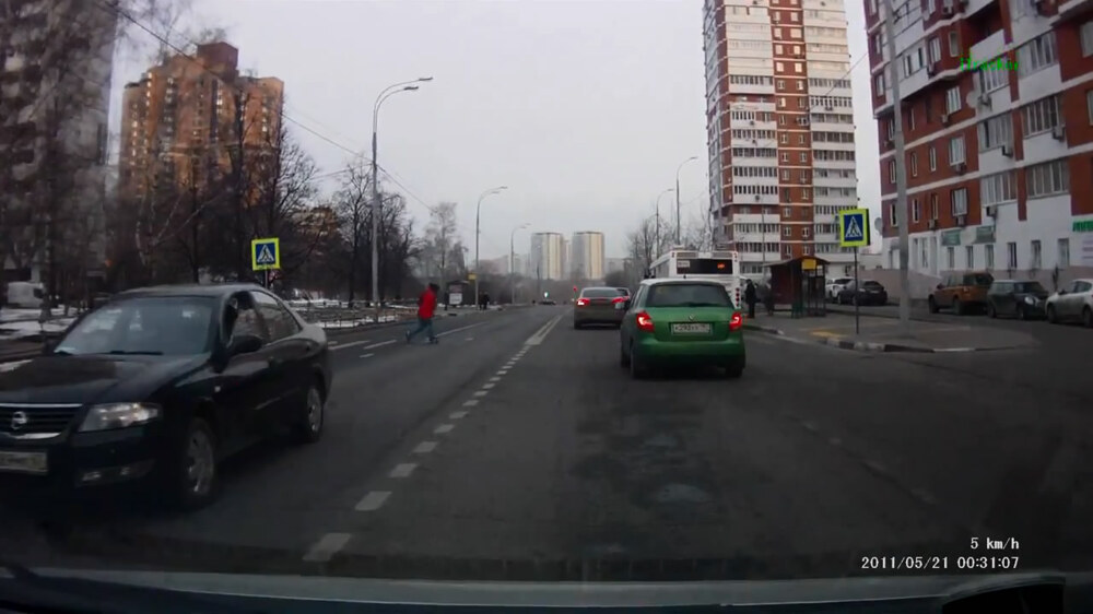Девушка сбила школьника 
