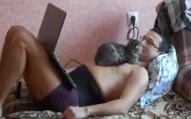 Киска оченьлюбит папочку! 