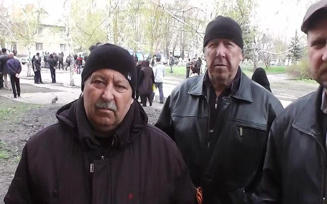 Иностранец взял интервью у протестующих в Славянске 