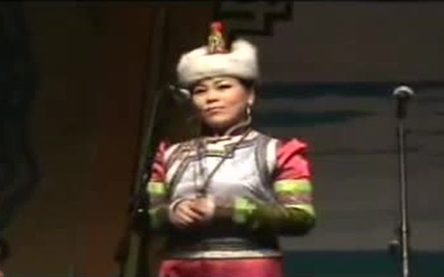 Горловое пение монгольской певицы 