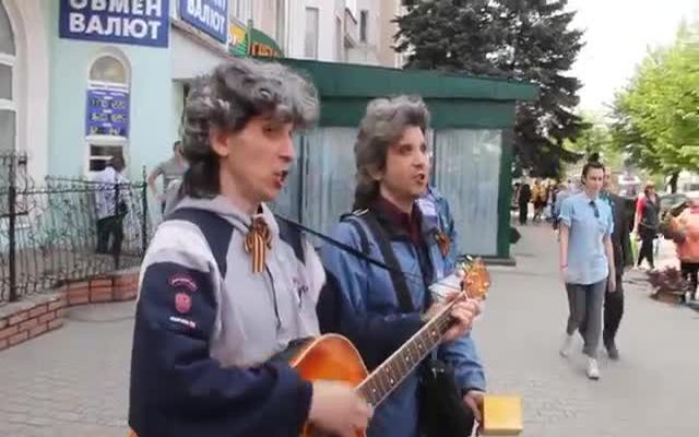 Музыканты из Луганска поют Цоя 