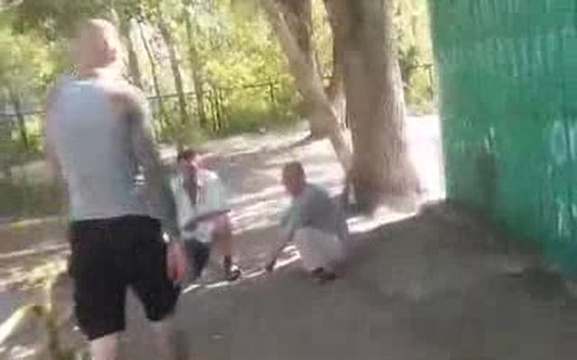 Борец с алкашами на детских площадках 