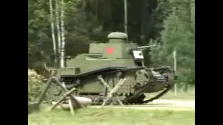Первый Советский танк МС 1 на ходу  