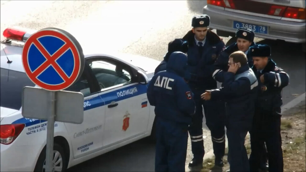 Очередного "паркмена" доблестная полиция Петербурга увезла в каталажку 