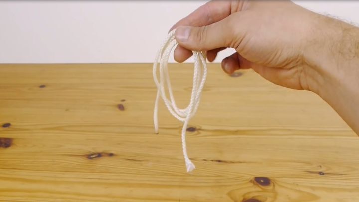 Как разрезать веревку голыми руками 