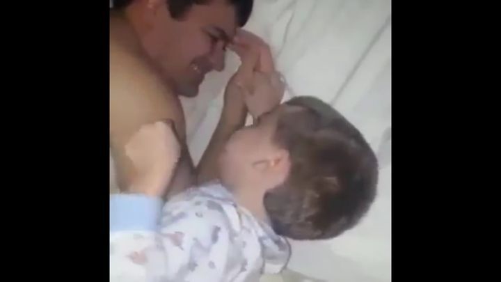 Папа, пора просыпаться!  