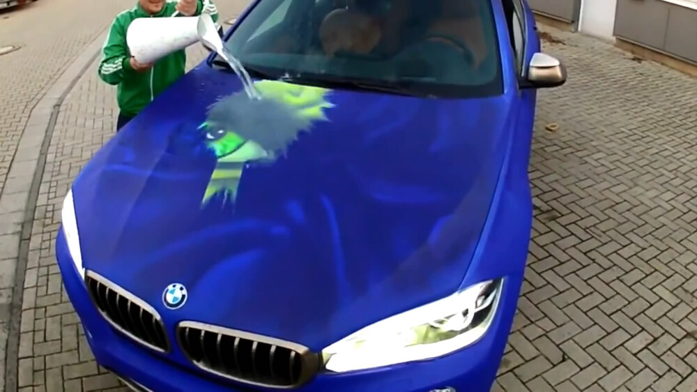 BMW превращается в Халка под горячей водой 