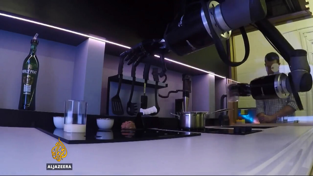 Робот-повар на кухне 