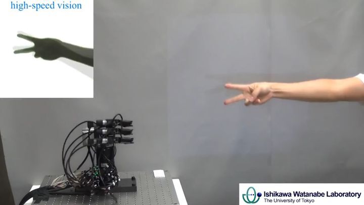 Японские студенты создали роботизированную руку, которую невозможно победить в «Камень, ножницы, бумага» 