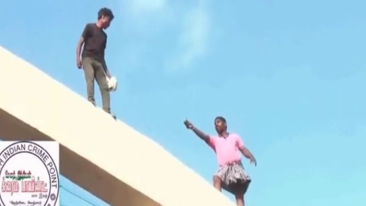 Индиец прыгнул с железнодорожного моста 