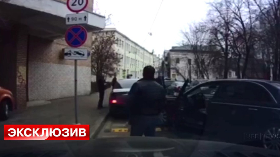 Столкновение двух Майбахов в Москве попало на видео 
