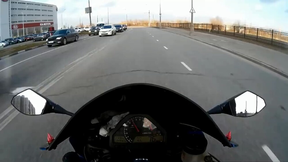 Не вписался на мотоцикле в поворот 