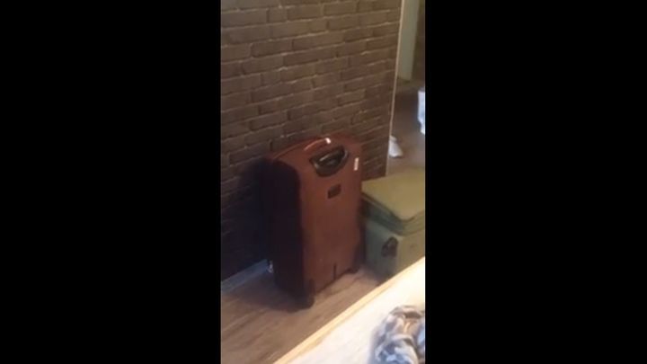 Жена изменила мужу и попросила помочь вынести чемоданы 