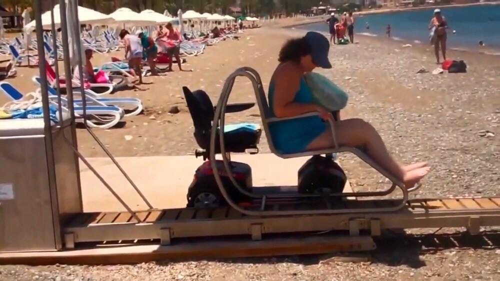 Пляж для инвалидов-колясочников 