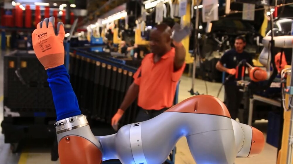 Новый робот Ford сделает массаж и приготовит кофе 
