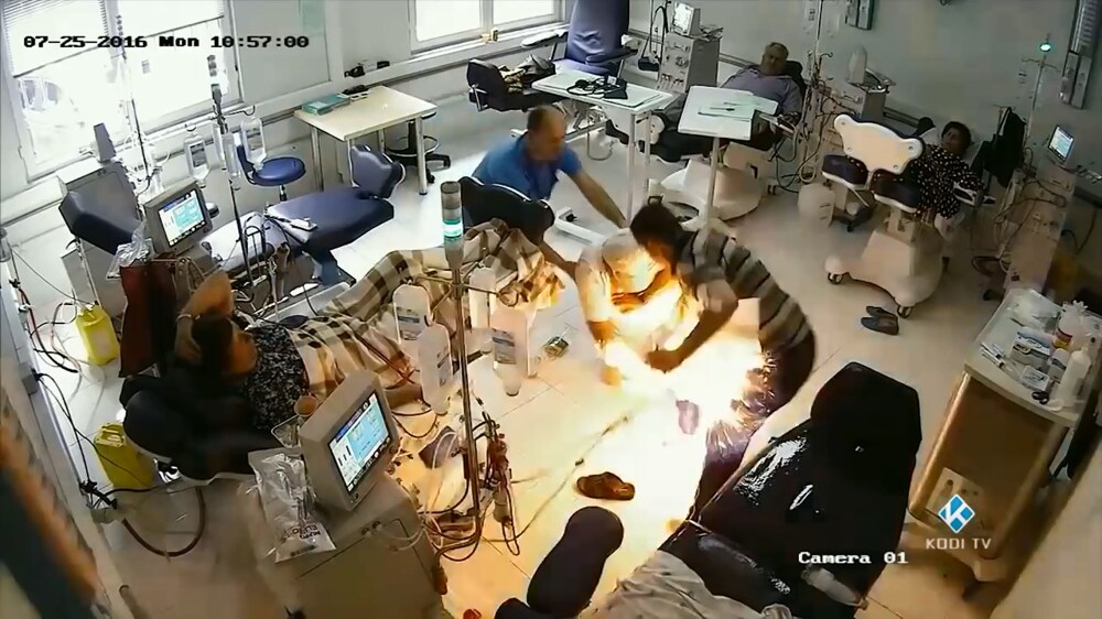 Мужчина сжег пациентов албанской больницы во время процедуры гемодиализа  