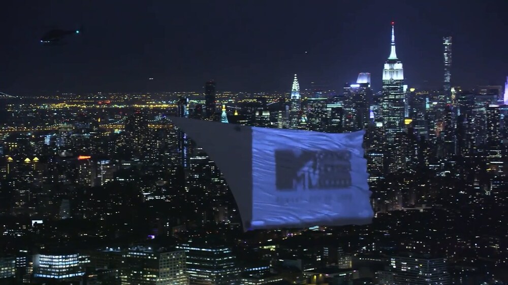 MTV организовал кинотеатр в небе над Нью-Йорком 