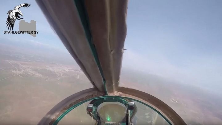 Высший пилотаж на МиГ-21 от ливийского летчика 