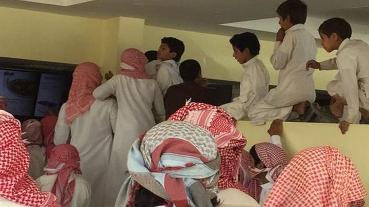 В Саудовской Аравии дети устроили беспорядки во время раздачи еды в ресторане 