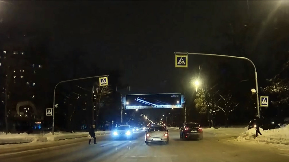 Водитель Volvo сбил пожилого пешехода Санкт-Петербурге 