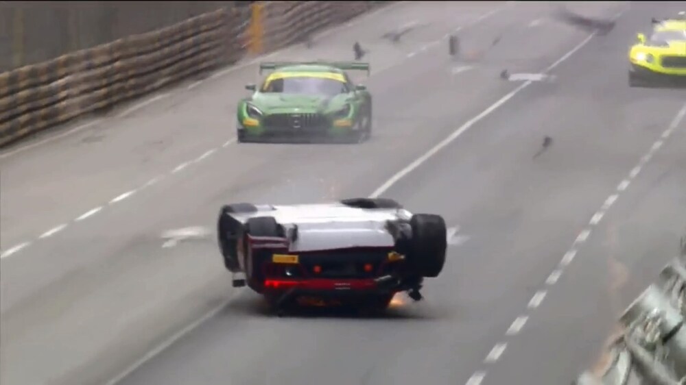 Авария на гонке GT World Cup в Макао 