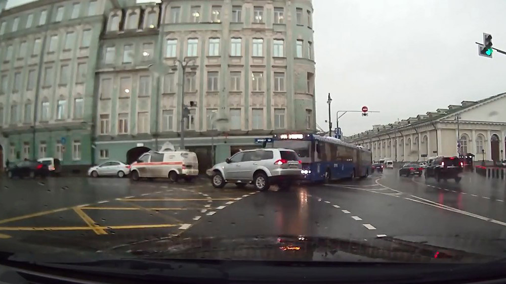 ДТП с автобусом в Москве 