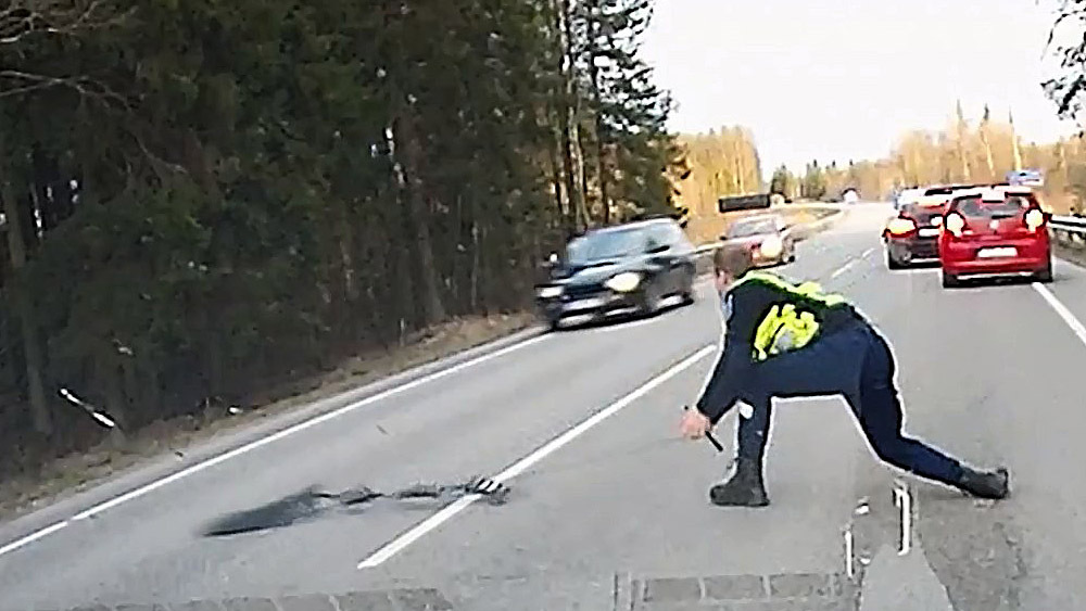 Эстонский полицейский эффектно остановил машину с наркоманом за рулем 