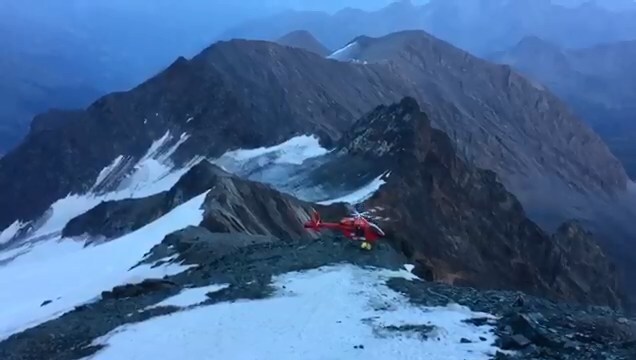 В Альпах разбился вертолет при попытке эвакуировать человека 